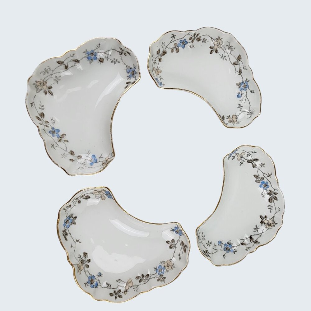 VTG Limoges Porcelain Crescent Shape Dishes (4) White Blue Signed 5.5 in. France